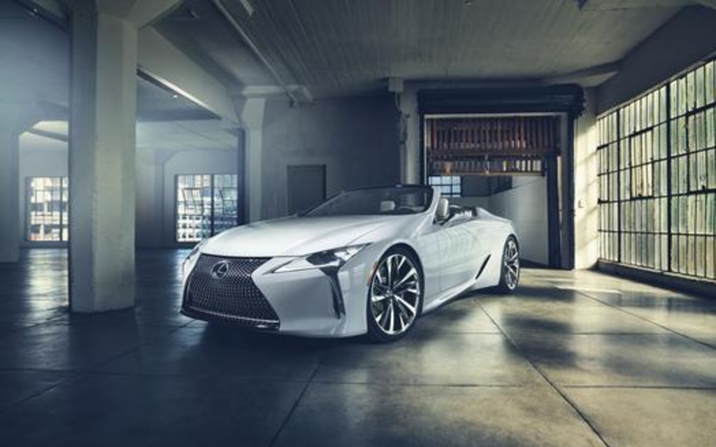 Lexus enlève le toit de sa superbe LC