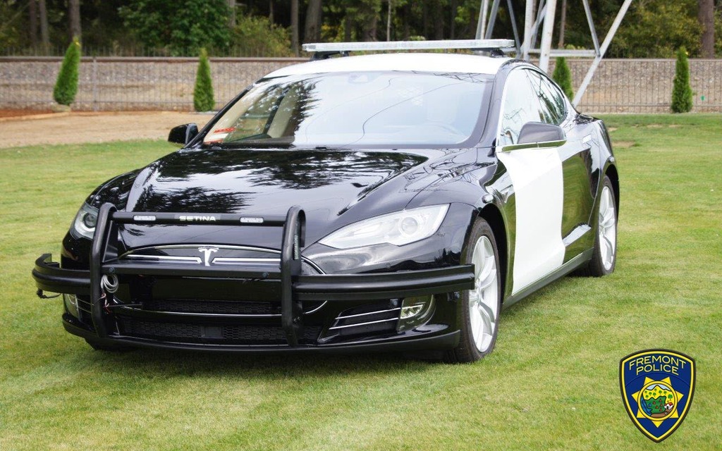 Un poste de police troque sa Dodge Charger pour une Tesla Model S