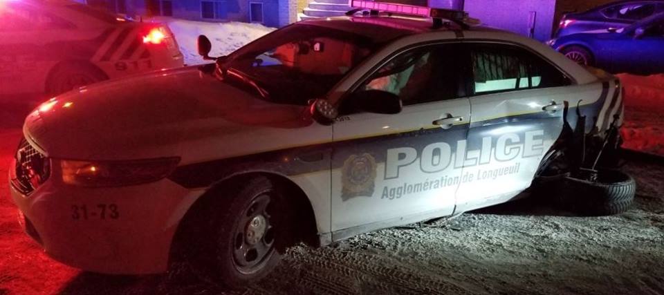 Un suspect fonce avec son véhicule sur une auto-patrouille