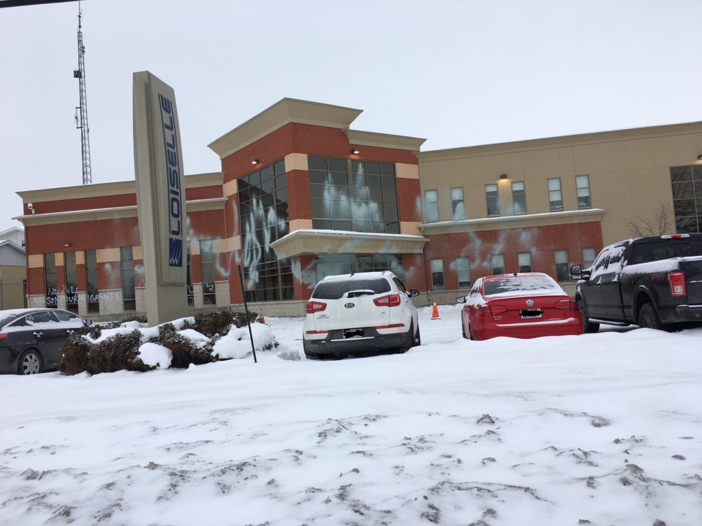 Des graffitis haineux sur les murs d&rsquo;une entreprise de la région