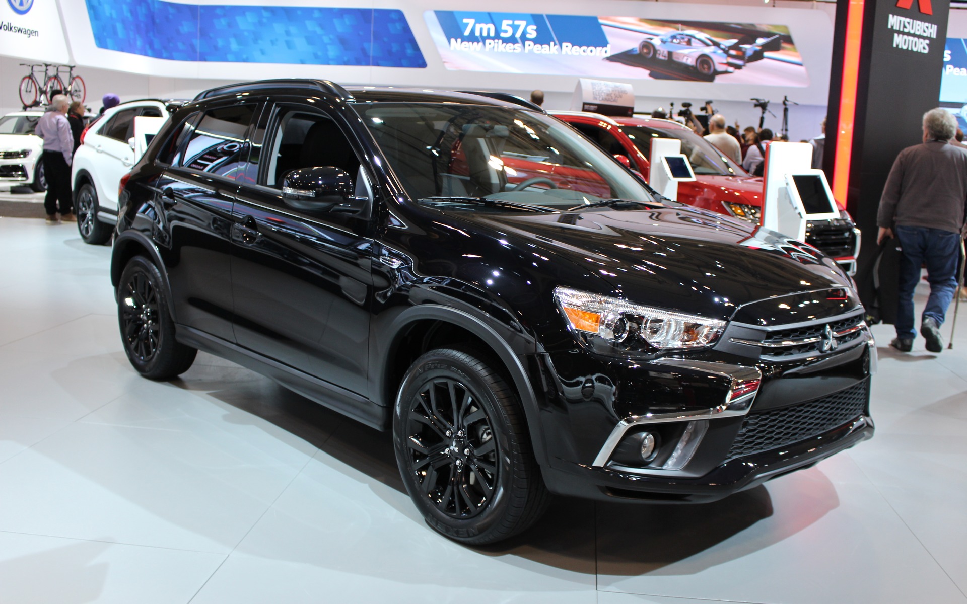 Mitsubishi s’habille en noir au Salon de l’auto de Toronto