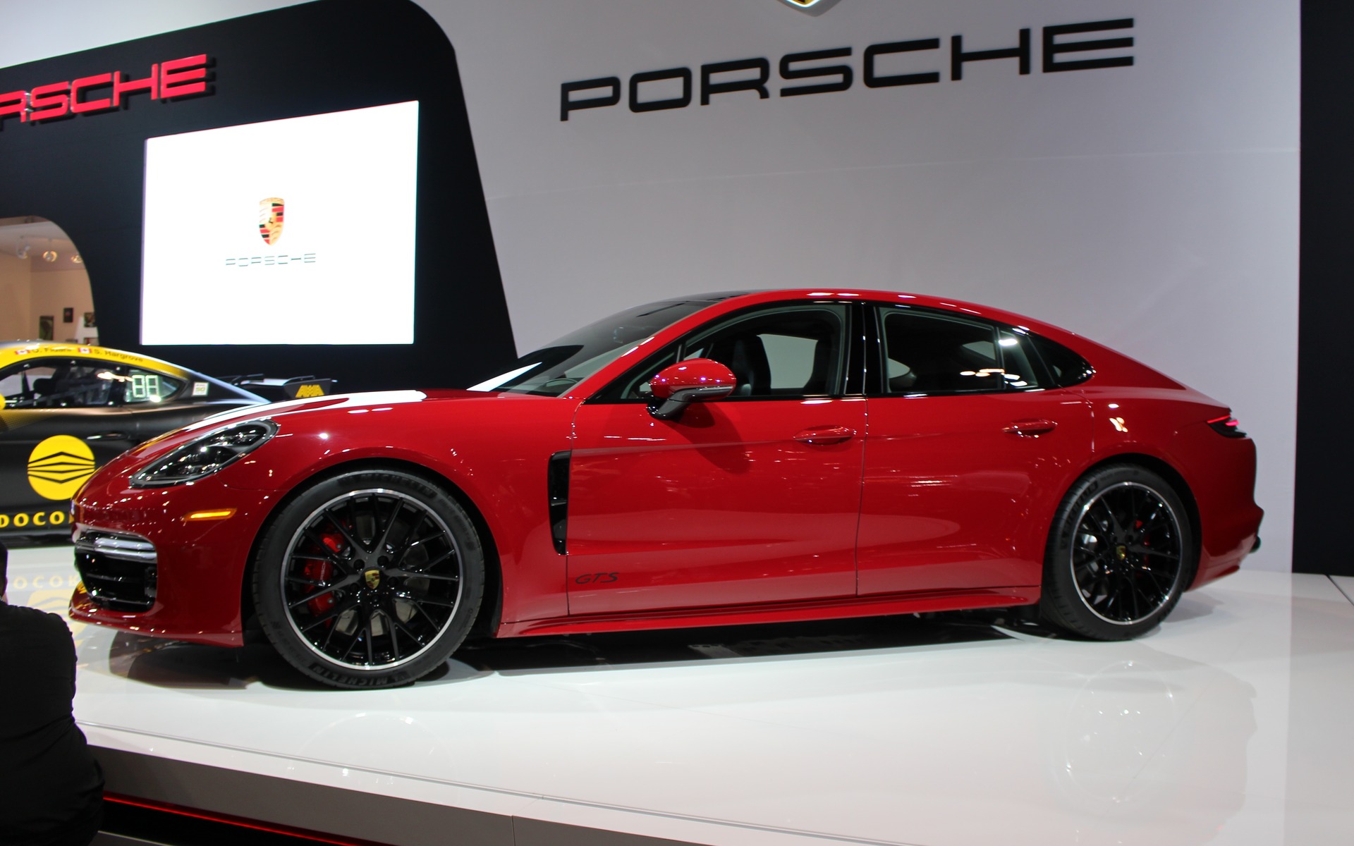 Porsche présente les Panamera GTS et 718 Cayman GT4 Clubsport à Toronto