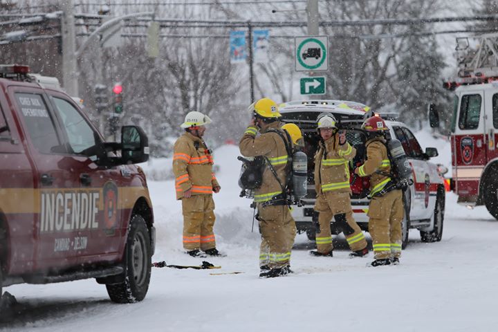Du liquide inflammable versé dans les égouts