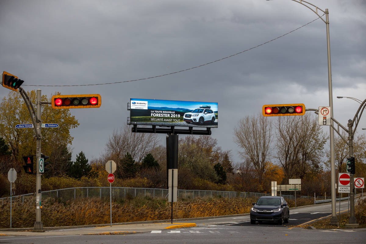 Des panneaux publicitaires font leur apparition dans la région