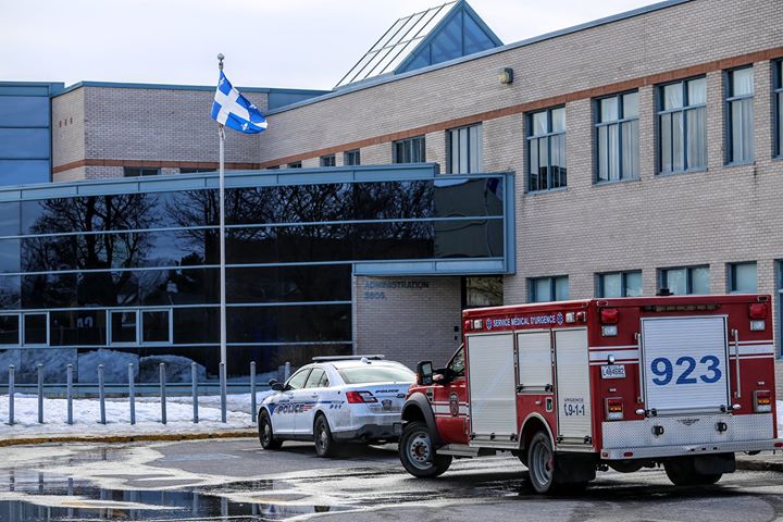 Un ado blesse un élève avec une arme contondante