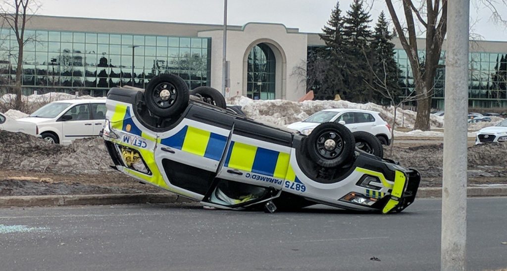 Un véhicule d’urgence impliqué dans un accident qui fait deux blessés mineurs