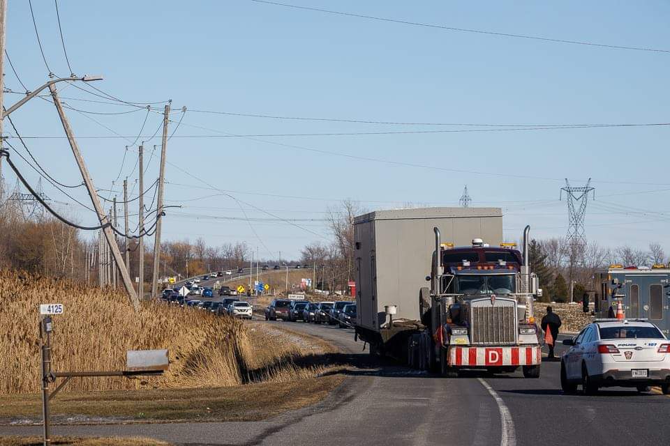 Un camion fauche un câble à La Prairie