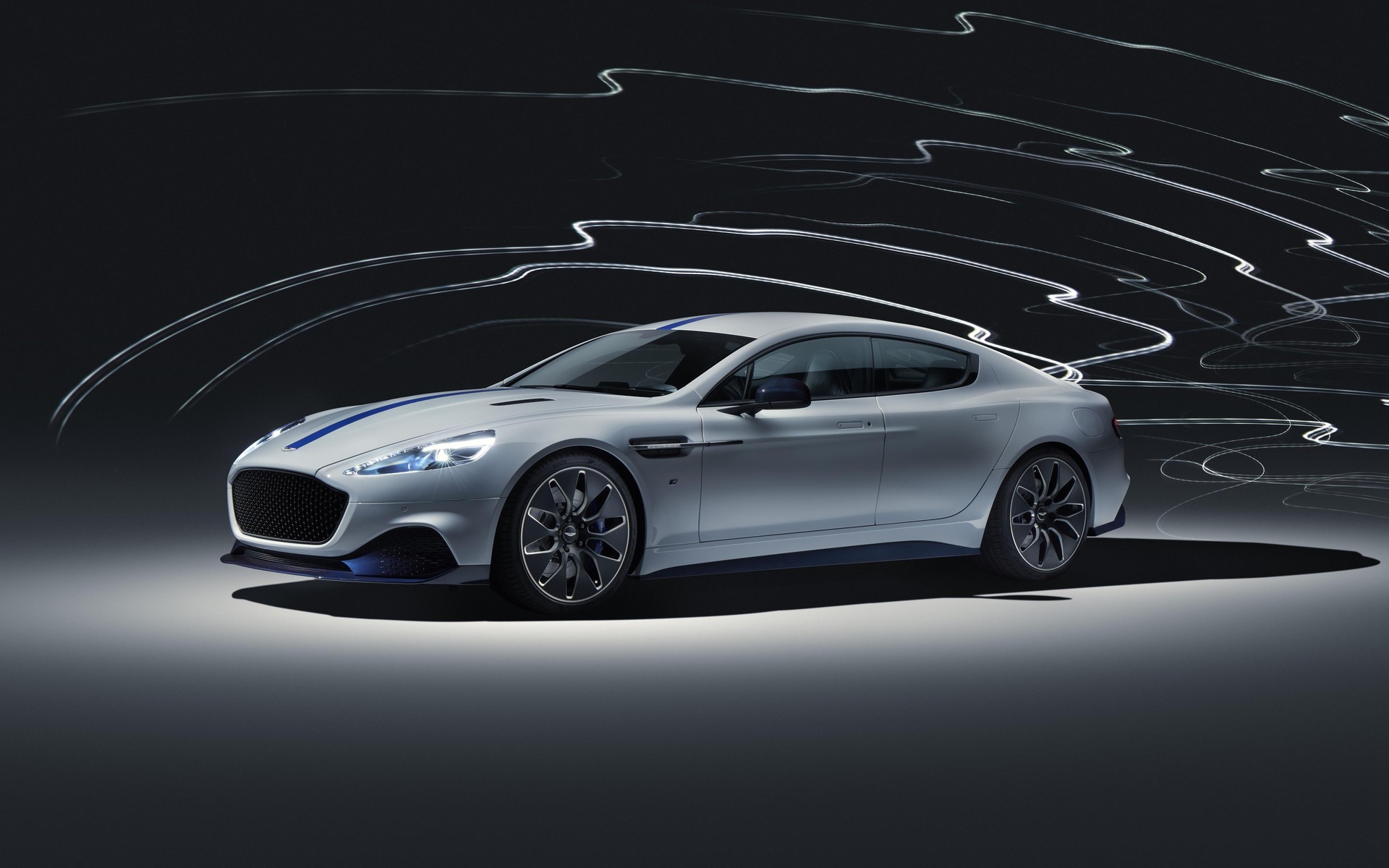 Aston Martin dévoile sa berline électrique Rapide E