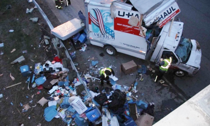 Blessée légèrement dans un spectaculaire accident sur la 20