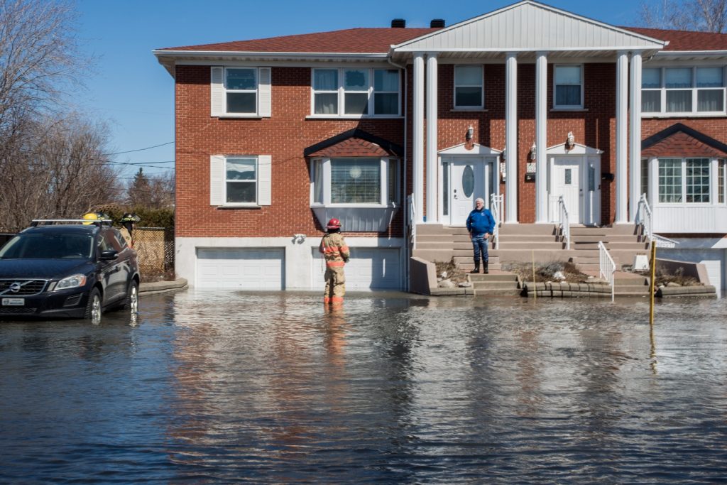 Une conduite d’eau fait des dégâts à Brossard