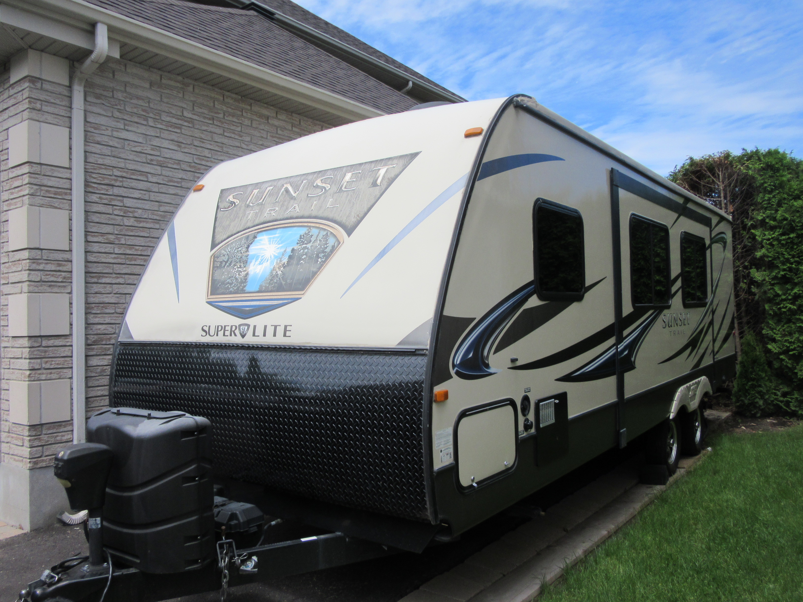 Des propriétaires de véhicules récréatifs contestent la nouvelle règlementation à Candiac