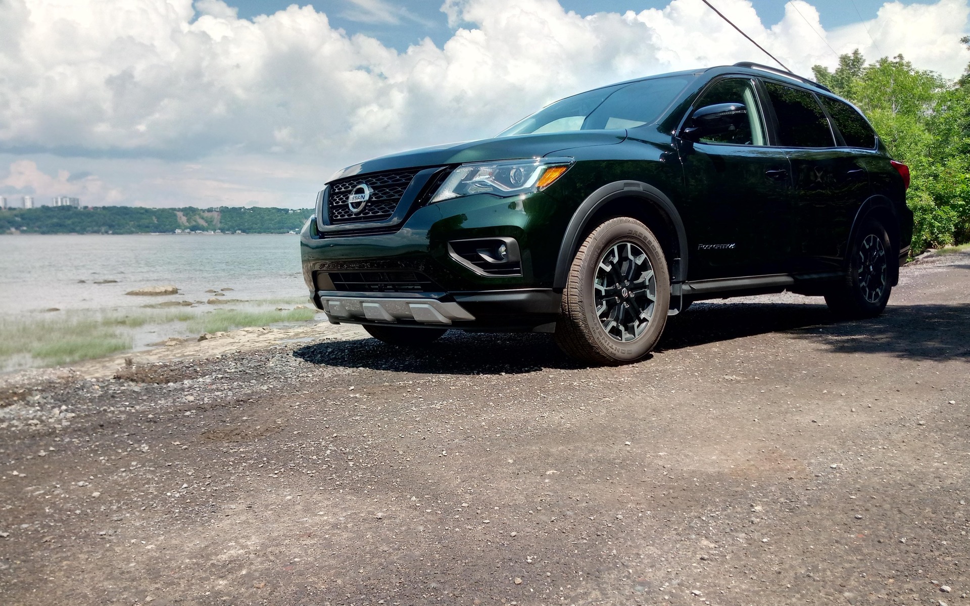 Nissan Pathfinder Rock Creek 2019 : grand-papa en tenue de chasse