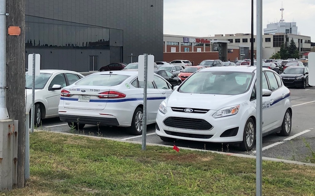 Gouvernement du Québec : des véhicules électriques… mais pas de bornes de recharge!