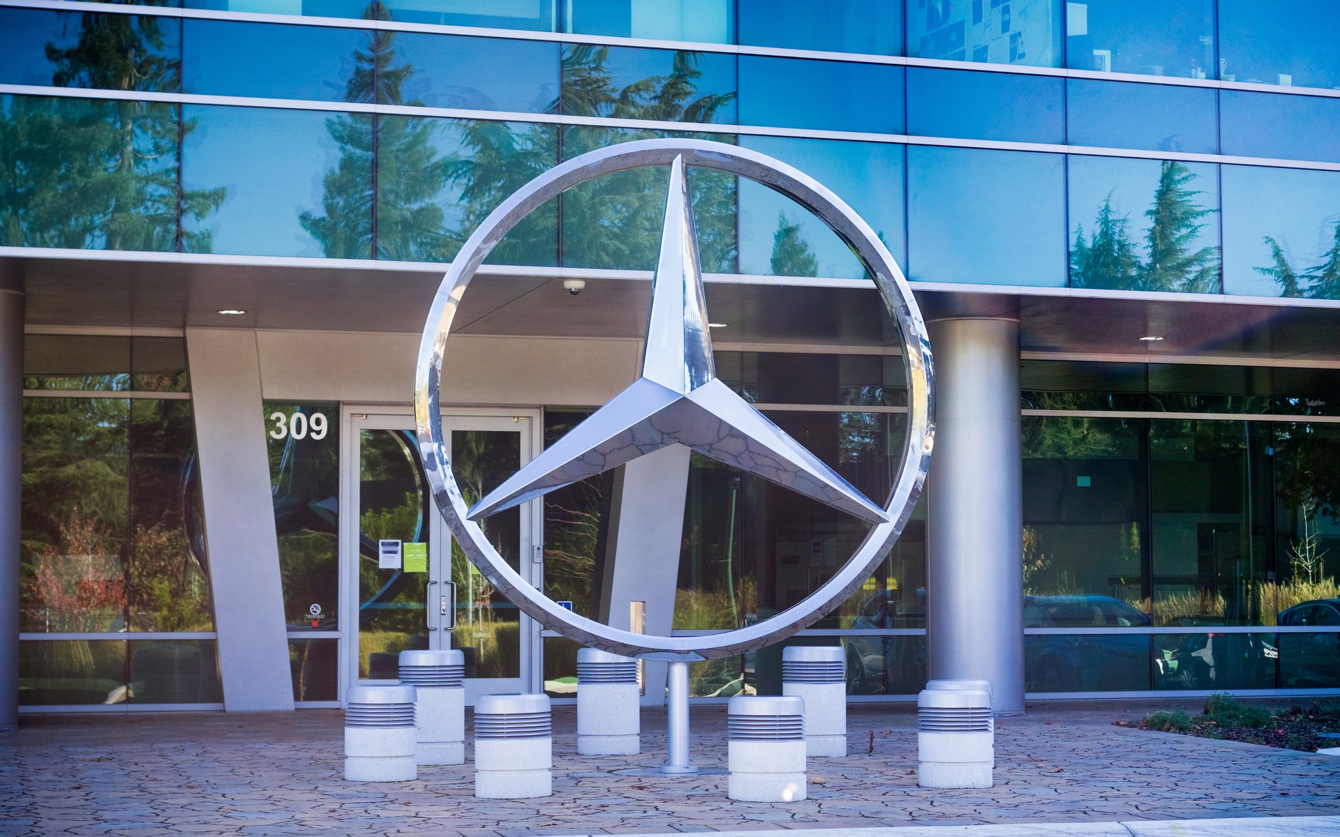 Mercedes-Benz retrouve ses mauvais payeurs de manière douteuse