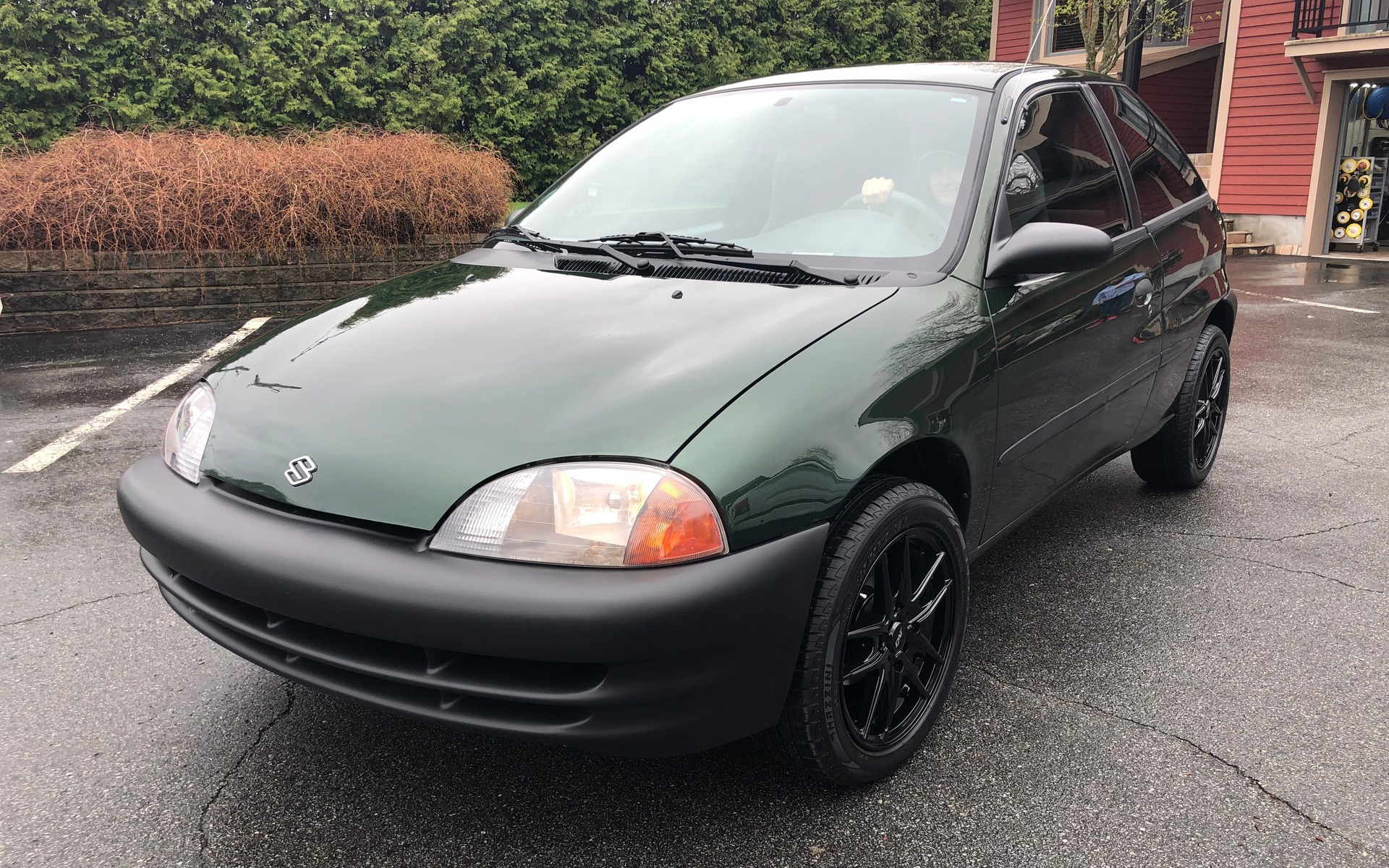 En vidéo : Antoine Joubert fait revivre une vieille Suzuki Swift