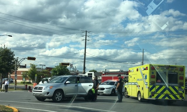Un conducteur à contresens cause un accident à La Prairie