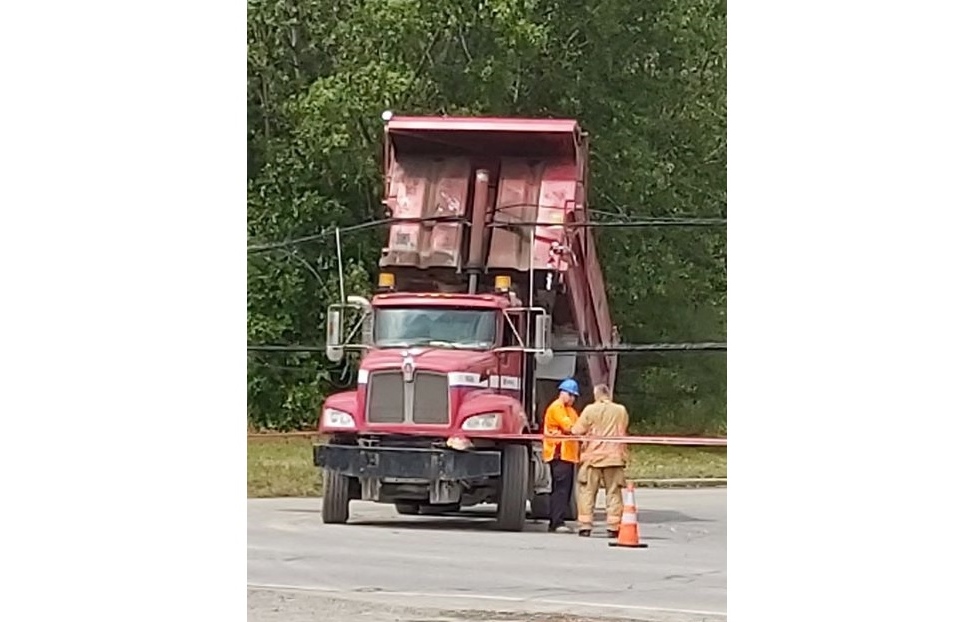 Un camion dans une fâcheuse position