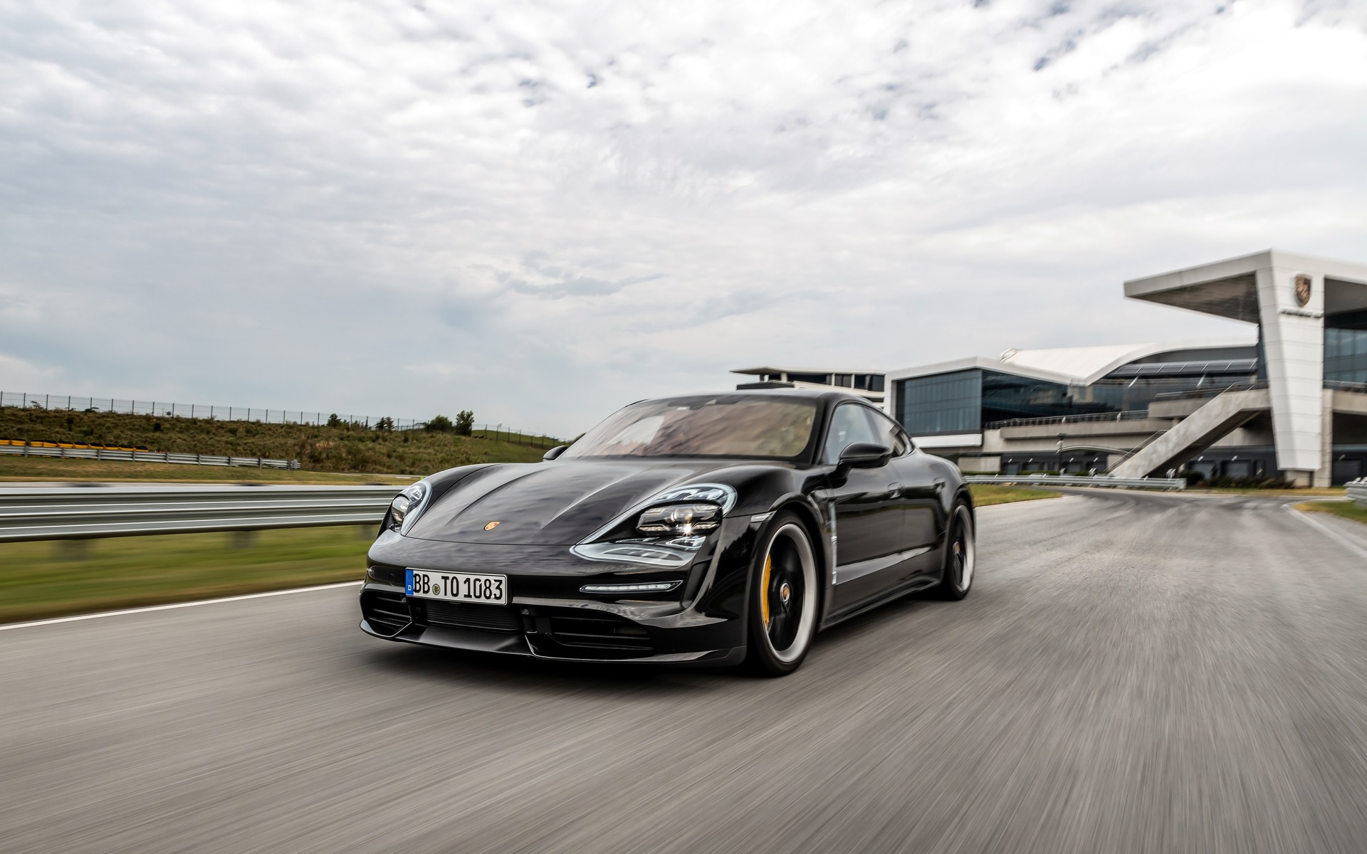 Porsche Taycan : une nouvelle ère s&rsquo;ouvre chez Porsche