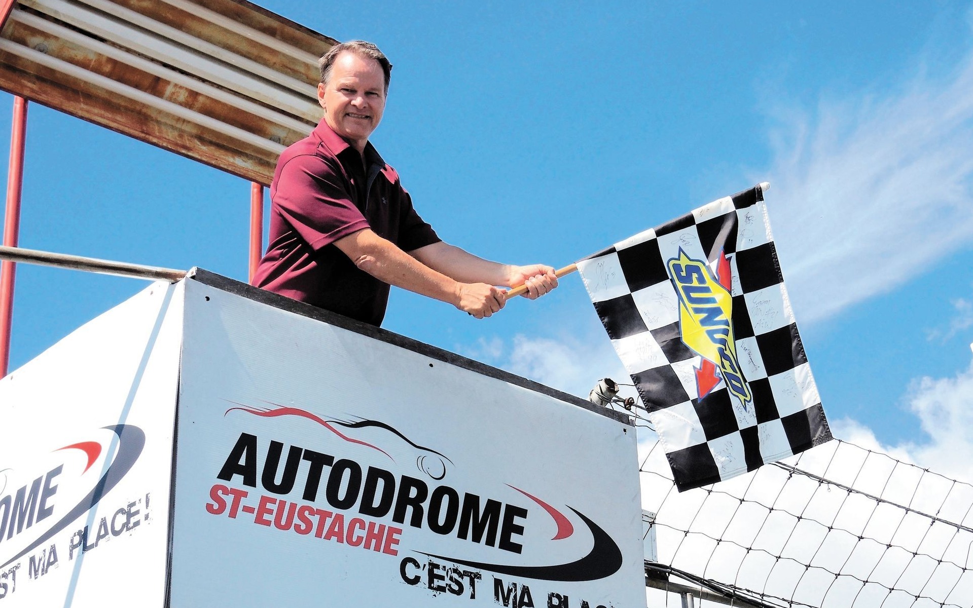 Autodrome St-Eustache : derniers tours de piste