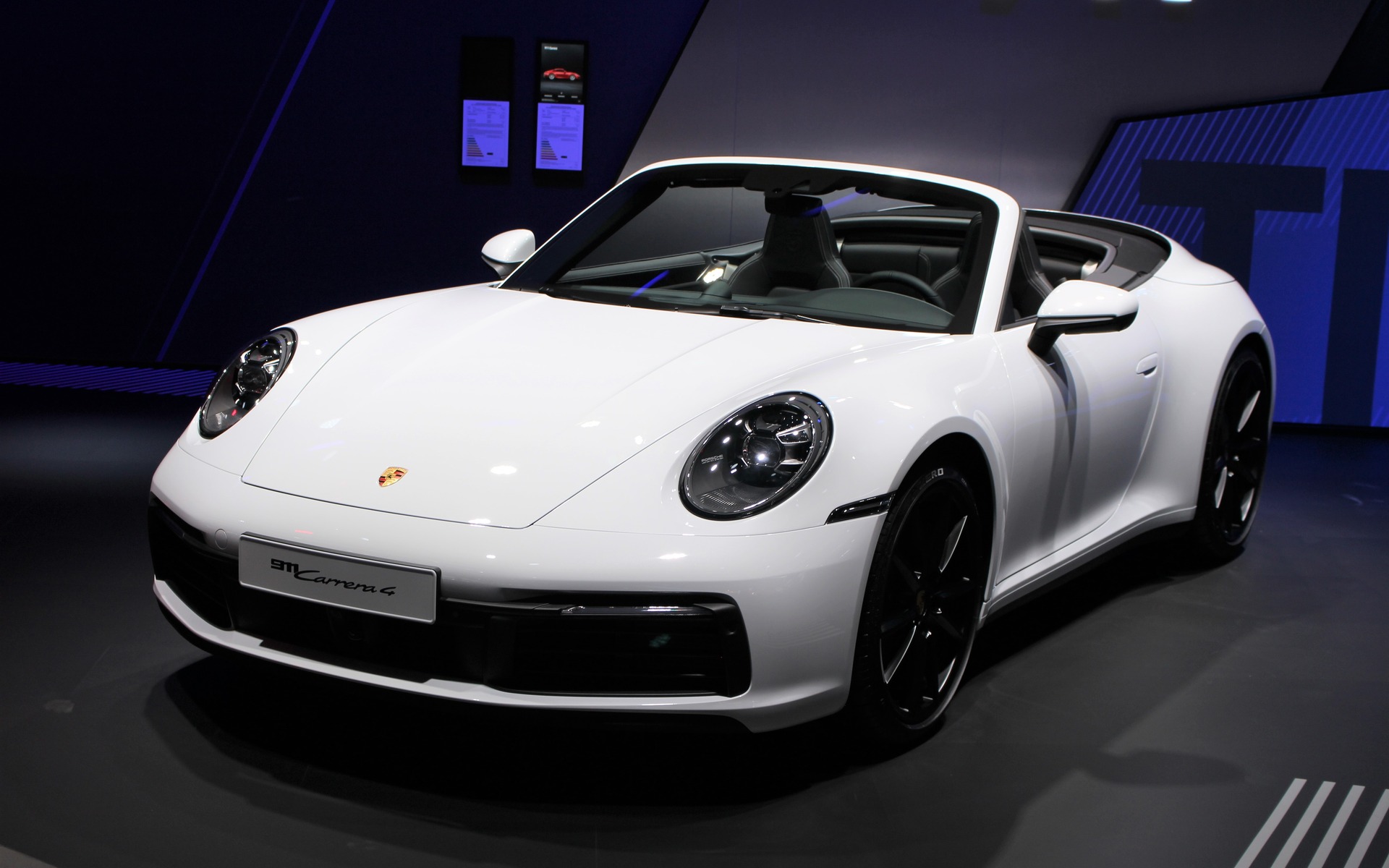 Porsche dévoile la 911 Carrera 4 à Francfort