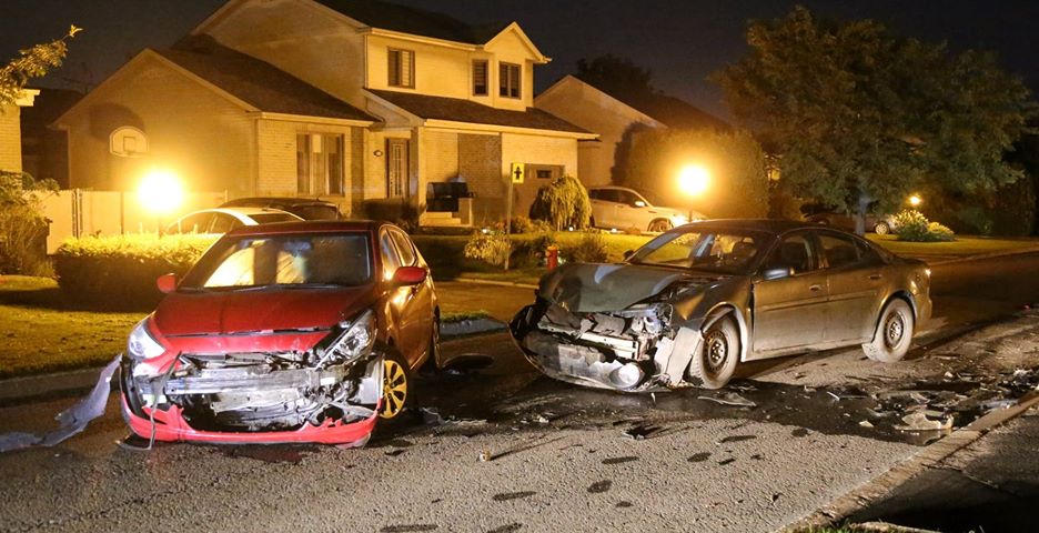 Il emboutit une voiture, puis fuit les lieux