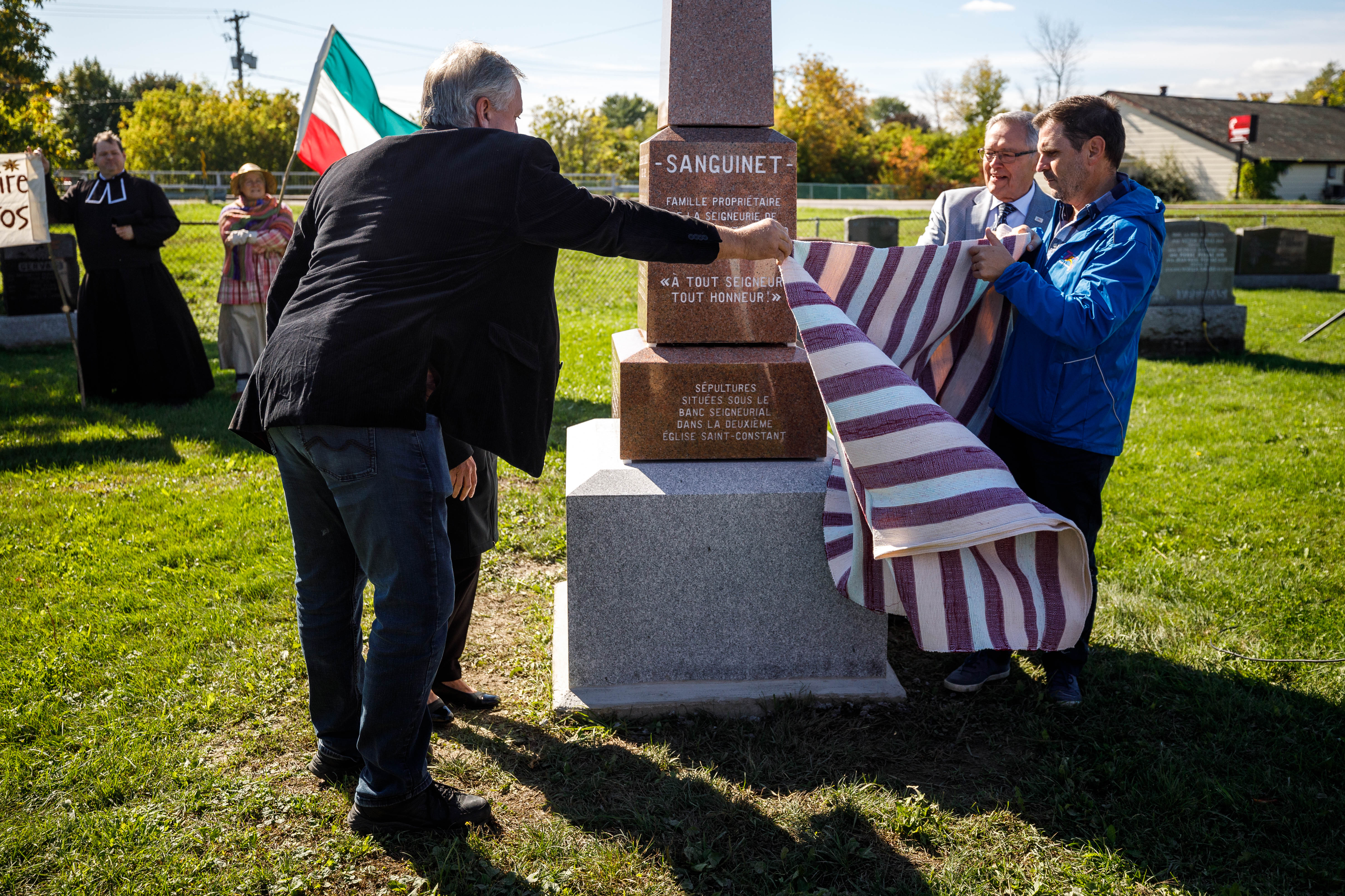 Dévoilement d’un monument pour les seigneurs Sanguinet à Saint-Constant