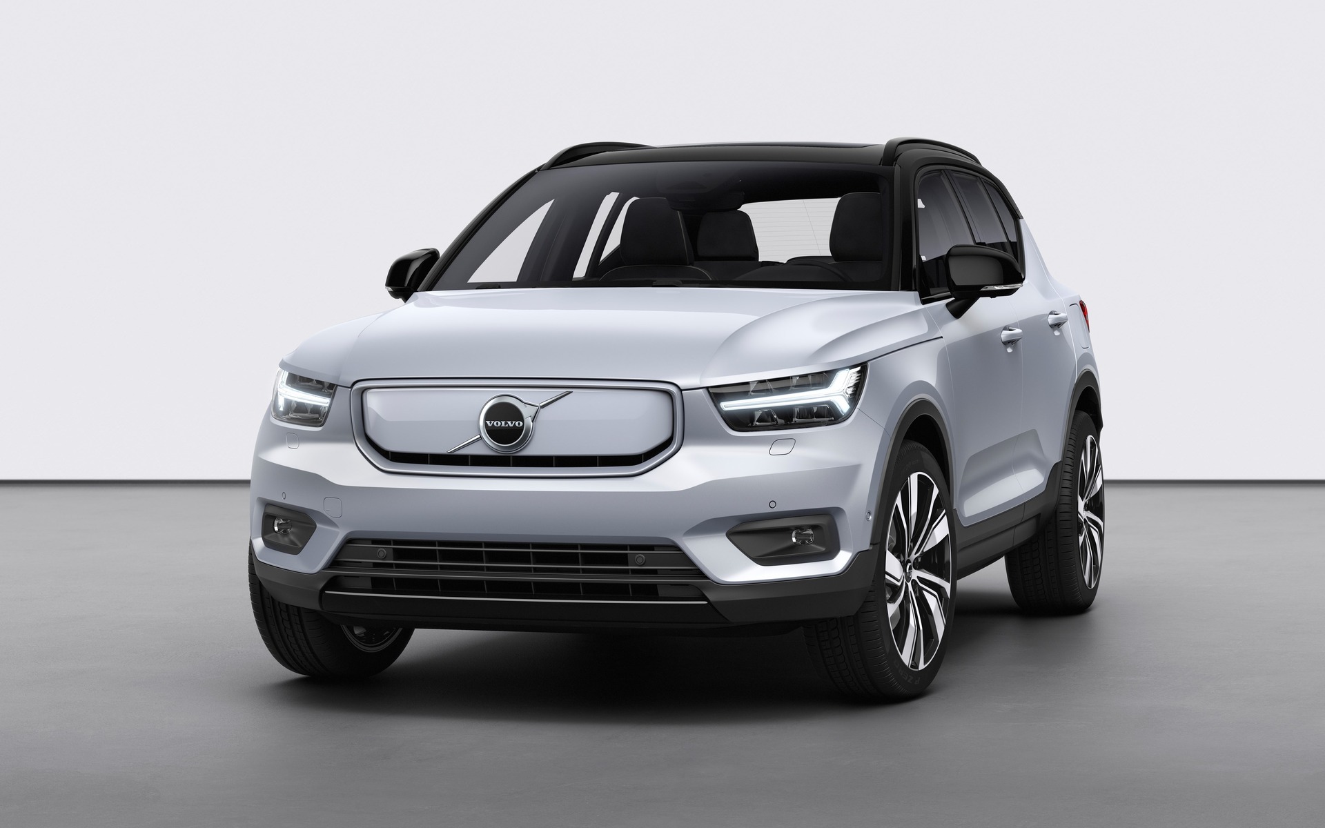 Le Volvo XC40 électrique dévoilé avec 320 km d’autonomie