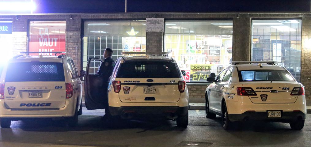 Vol à main armée dans un dépanneur à Sainte-Catherine