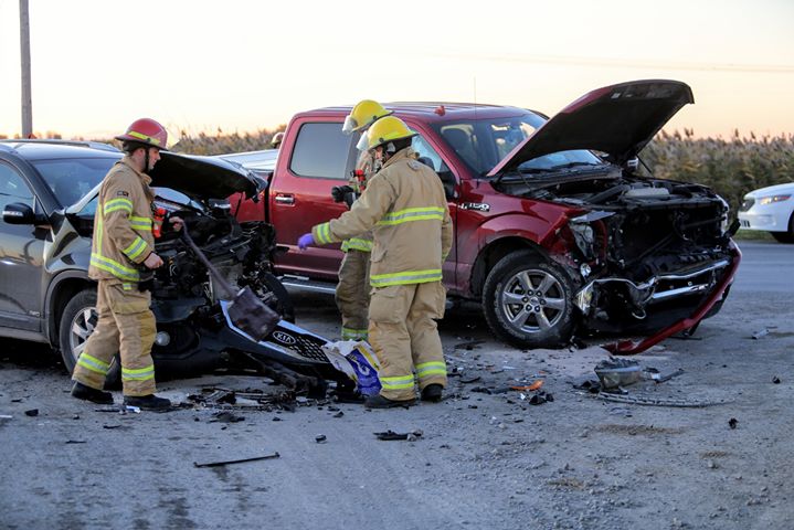 Accident impliquant deux véhicules et un poids lourd à Saint-Mathieu