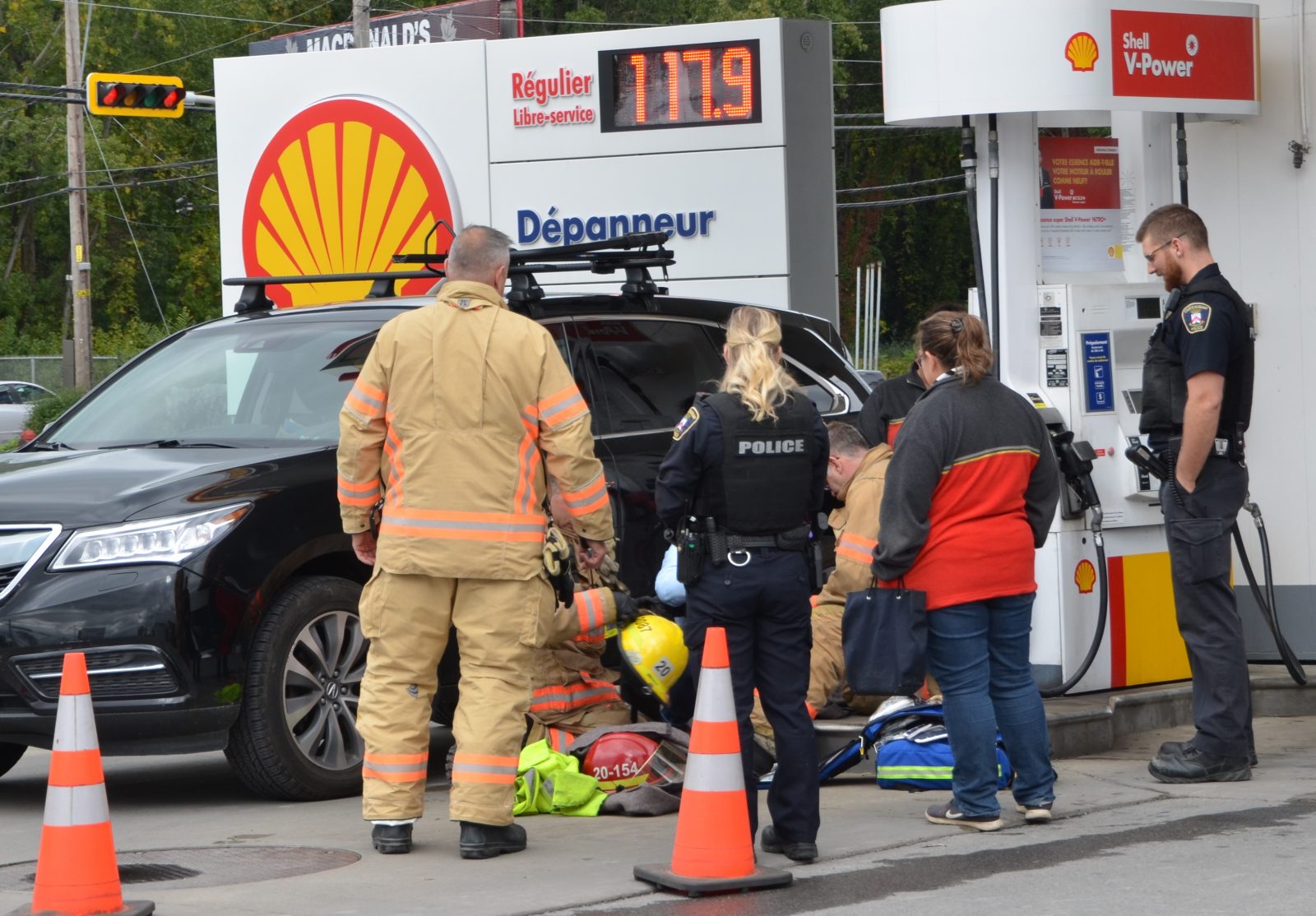 Un enfant secouru dans une station-service