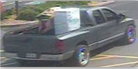 Plusieurs suspects recherchés pour vol dans deux Canadian Tire