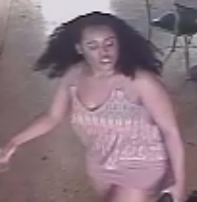 La police recherche une femme impliquée dans une agression armée