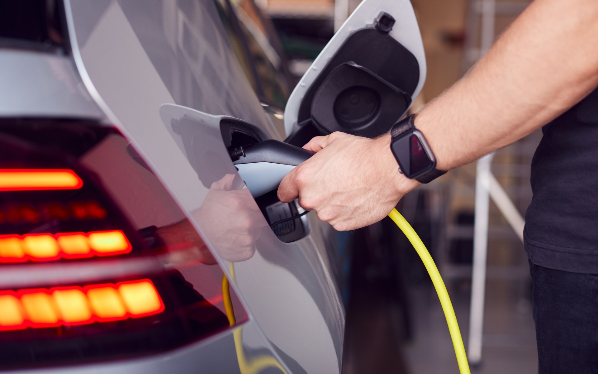 Expérience réussie pour recharger une voiture électrique en 10 minutes