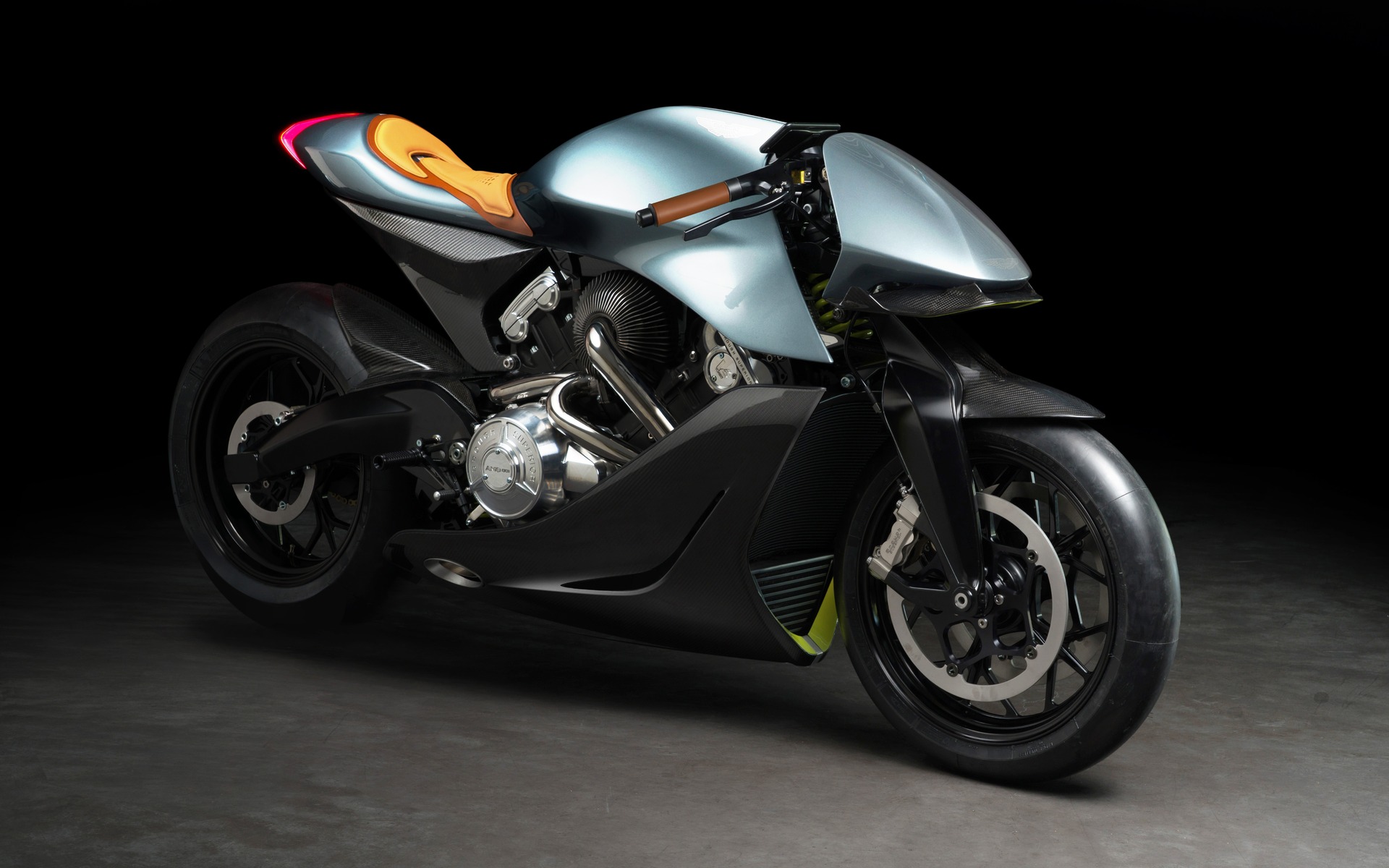 Aston Martin a dévoilé une moto avec un moteur turbo
