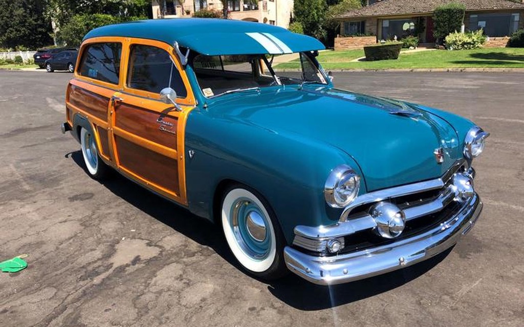 Combien pour cette Ford Country Squire 1951 en bois?