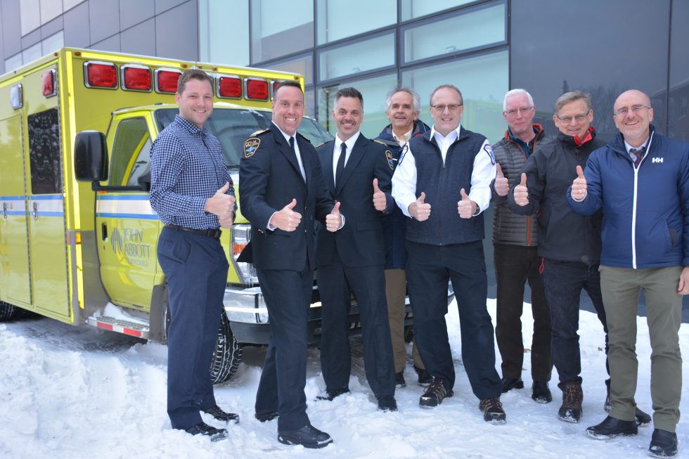 La CETAM fait don d’une ambulance au Collège John Abbott