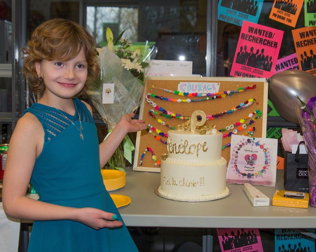 Elle célèbre son dernier traitement de chimiothérapie