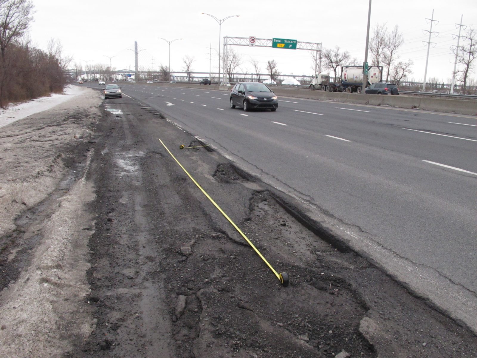 Sortie de la route 132 Est: des nids-de-poules «dangereux» qui ont tardé à être réparés