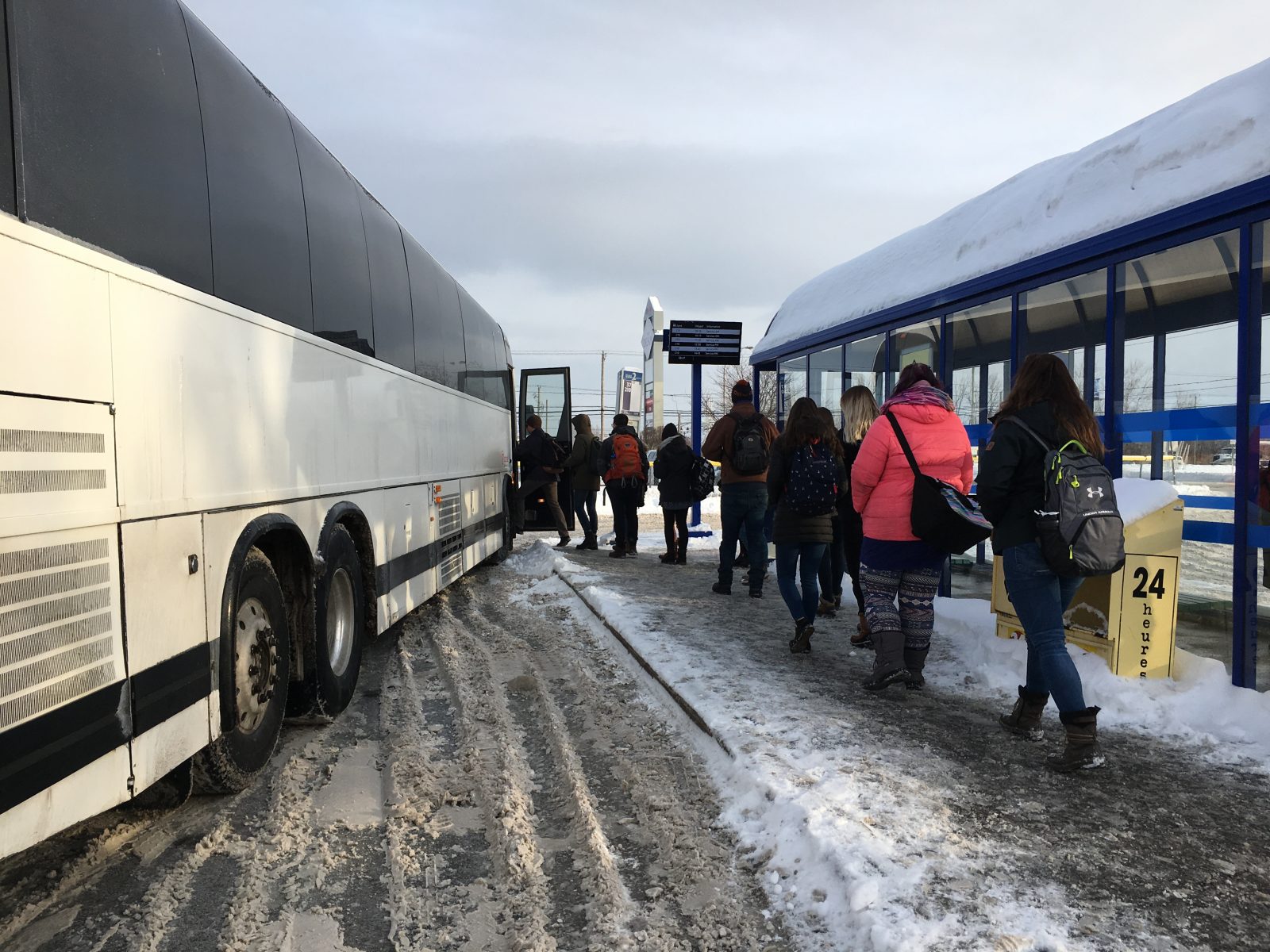 Revue de l&rsquo;année 2019 : retards et annulations de départs d&rsquo;autobus