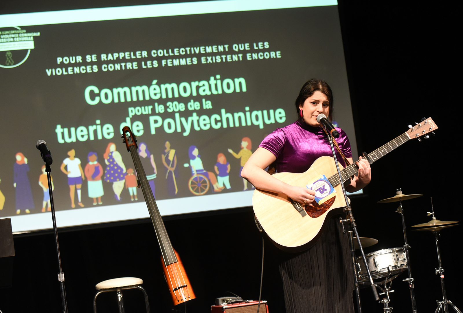 Polytechnique: une centaine de personnes réunies à Brossard pour se souvenir