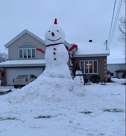 Un autre bonhomme de neige énorme