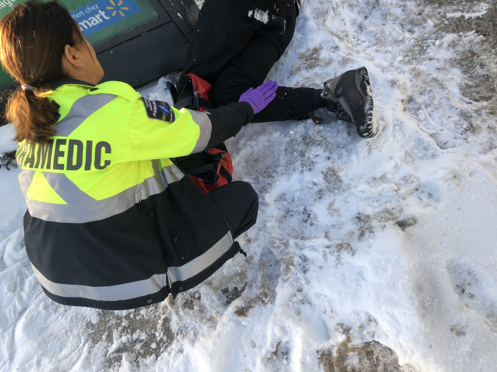 Victime de glace recouverte de neige