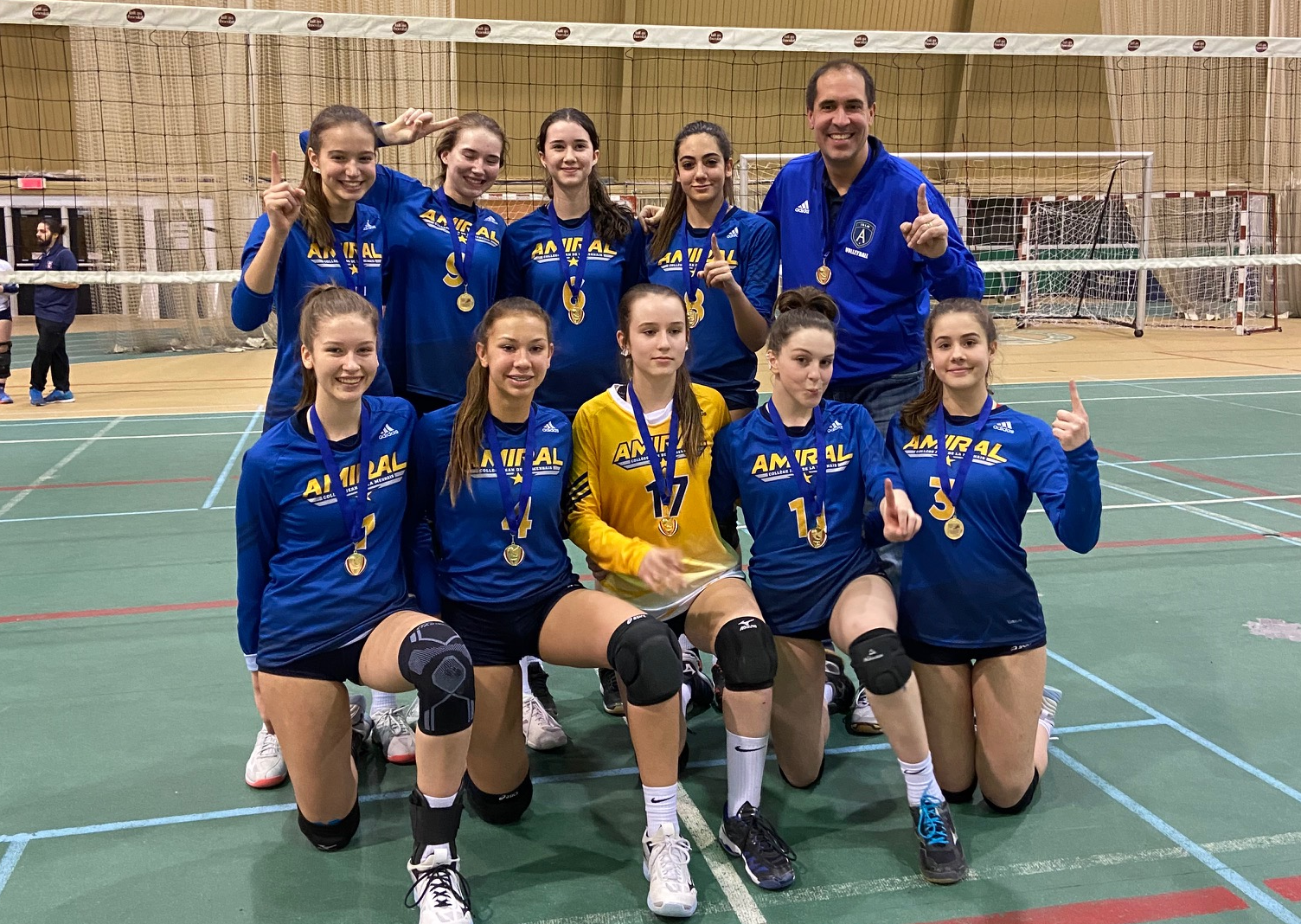 Des volleyeuses du Collège Jean de la Mennais remportent un tournoi