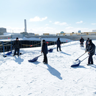 7 conseils pour déneiger un toit