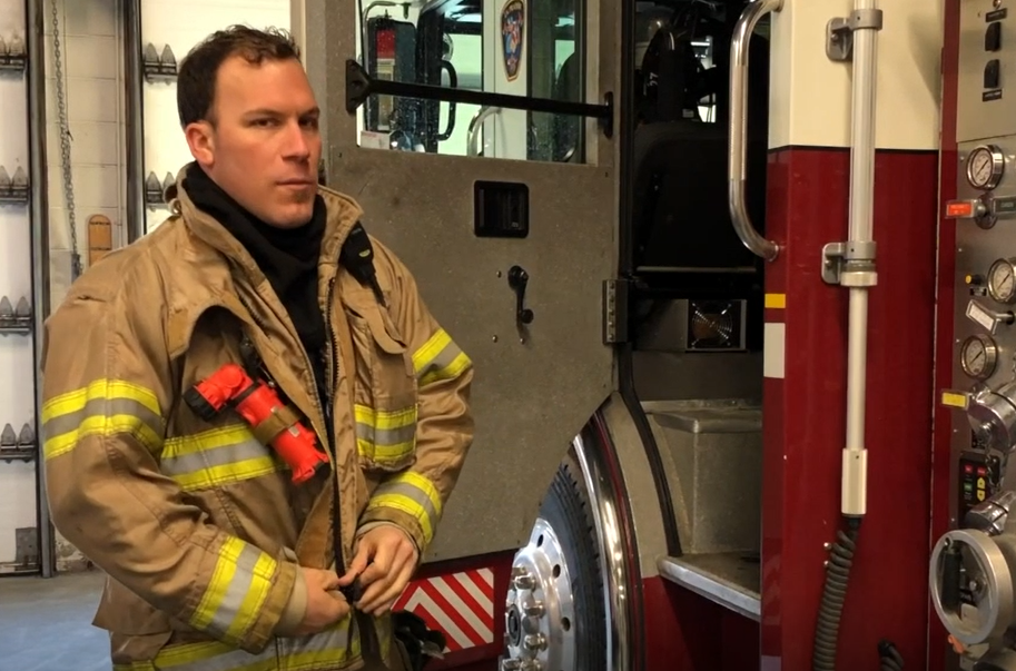 EN VIDÉO – La préparation d&rsquo;un pompier quand il reçoit un appel
