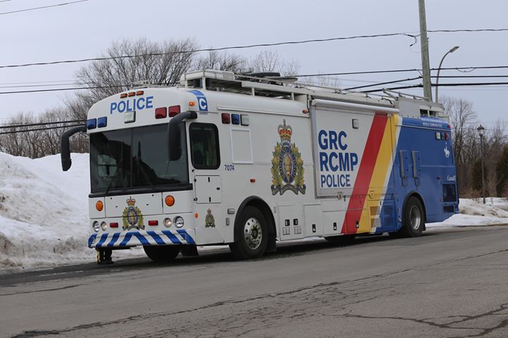 La GRC procède à des perquisitions dans le parc industriel de Delson