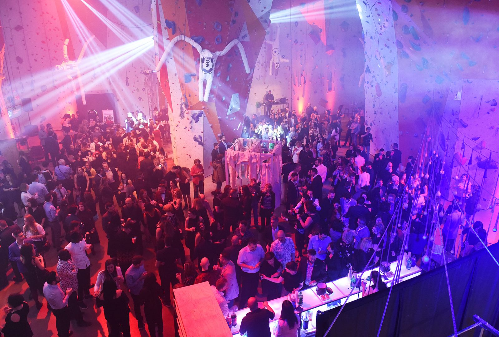 Revivez l’époque de la prohibition au Freak Show 4