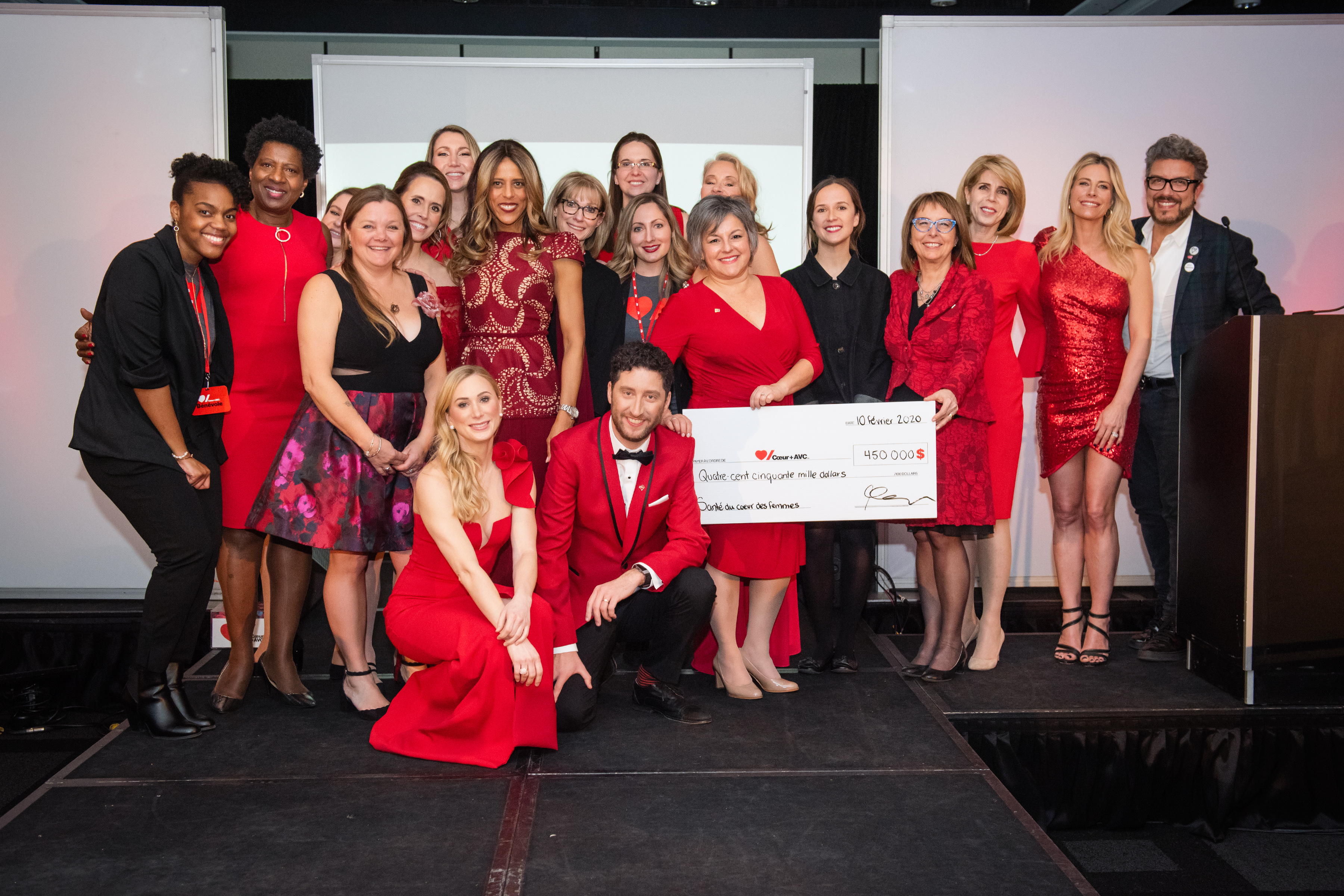 Cœur + AVC atteint 450 000 $ à l’événement Robe Rouge