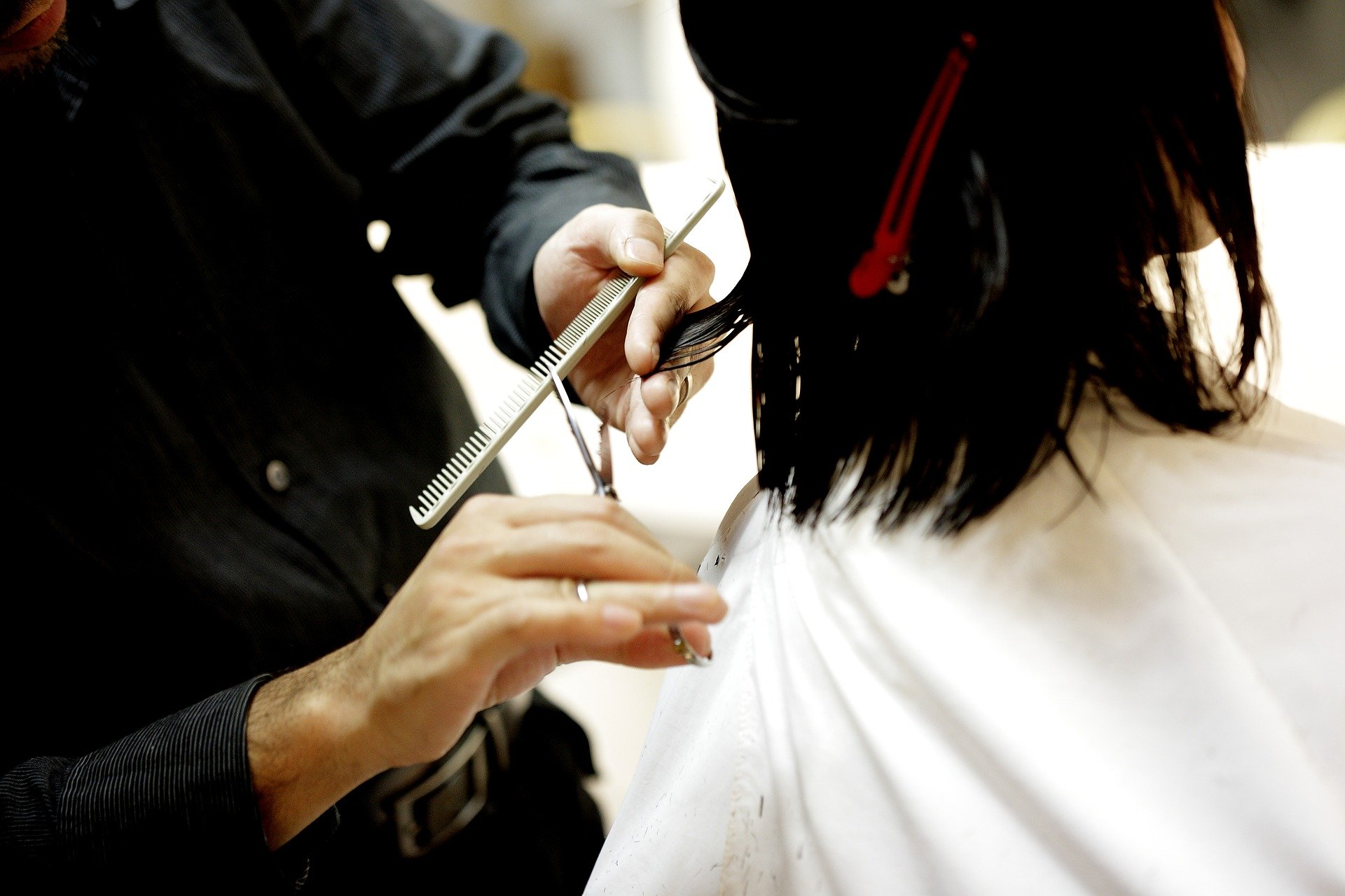 COVID-19 : les salons de coiffure et d’esthétique dans l’incertitude