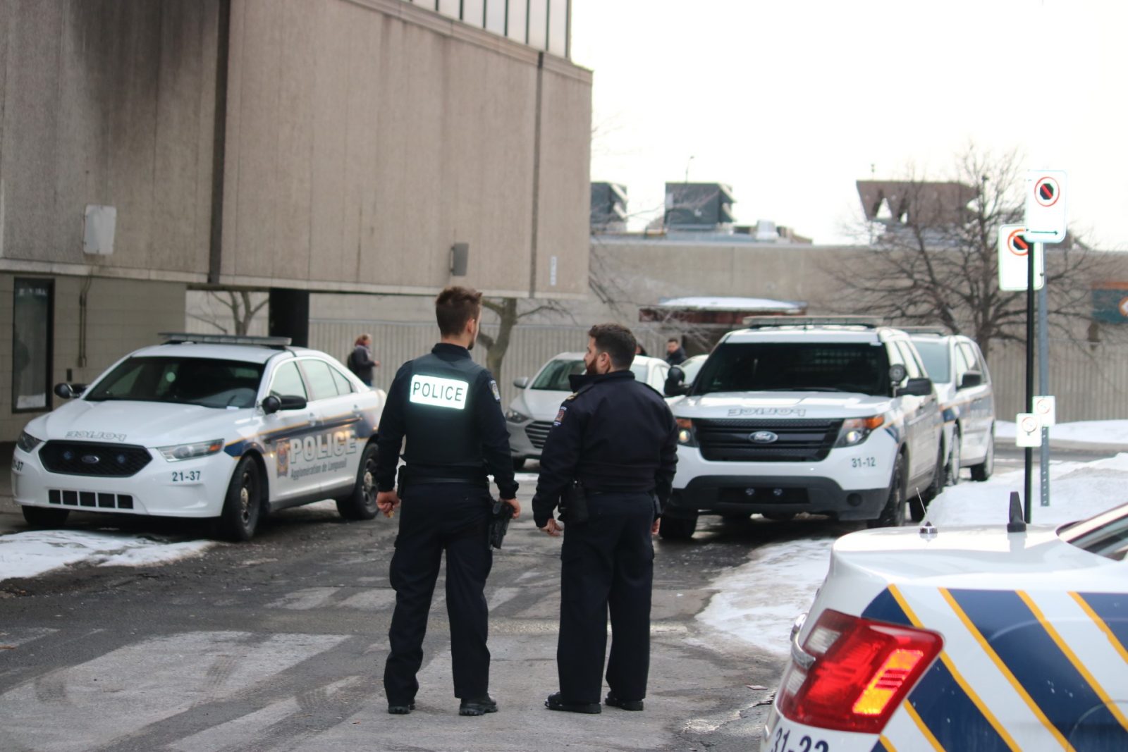 Des mineurs armés sèment l&rsquo;émoi au métro à Longueuil